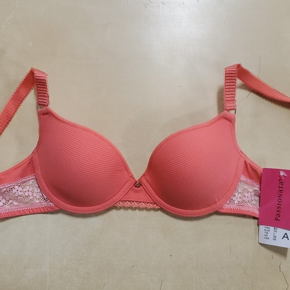 Coral molded cup - Picture 1 of 2